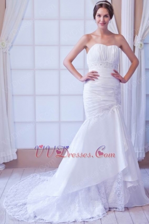 Elegant Sweetheart Neck White Taffeta Wedding Dress With Lace